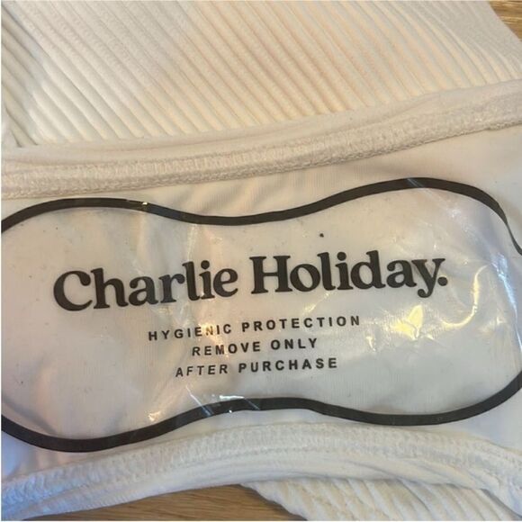 Charlie Holiday NWT Peyton One Piece Bikini Swimsuit in White Size 8 - Picture 9 of 11